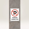 Изображение показывает знак "Нет парковки" с надписью "PARKEN VERBOTEN", что указывает на запрет парковки.