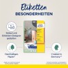 Изображение демонстрирует квадратные этикетки от Avery Zweckform. Оно подчеркивает такие особенности, как легкость дизайна с использованием онлайн-инструмента, экологичная бумага и то, что этикетки созданы в Германии. Визуальные элементы включают рабочее пространство с материалами для маркировки.