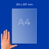 Контур листа бумаги формата A4 с надписью «210 × 297 мм» на синем фоне и левой рукой для масштаба?